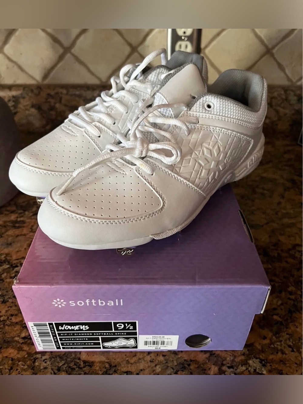 NWT Rip-It  Women's Softball Metal Cleats - White Size 9.5